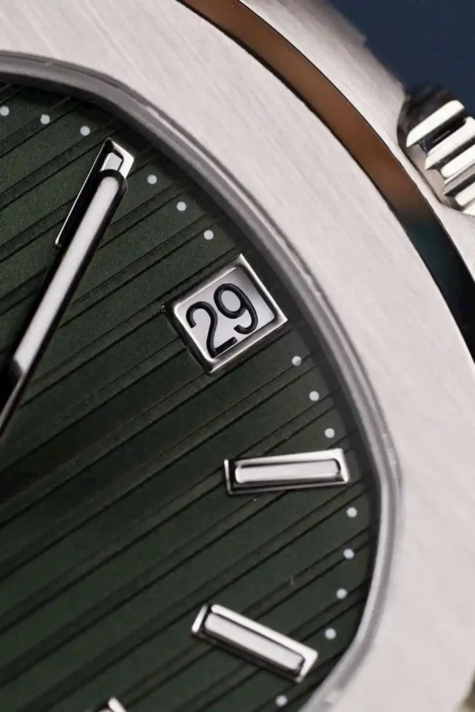 Super Clone Patek Philippe Nautilus 5711/1A-014 40mm Green Dial V3 Update — bracelet detail