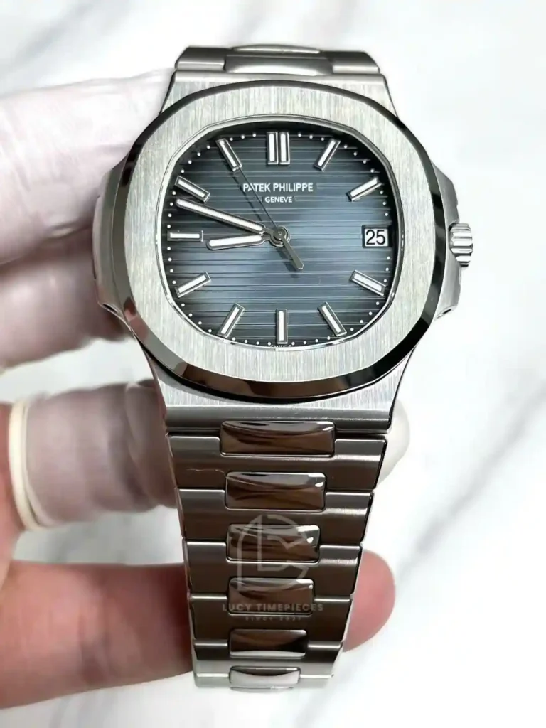 Super Clone Patek Philippe Nautilus 5711A Blue 40mm — dial close-up