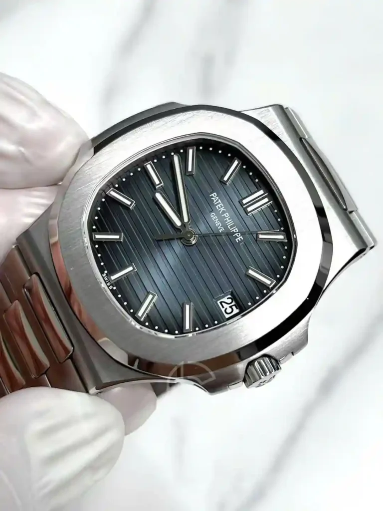 Super Clone Patek Philippe Nautilus 5711A Blue 40mm — side profile