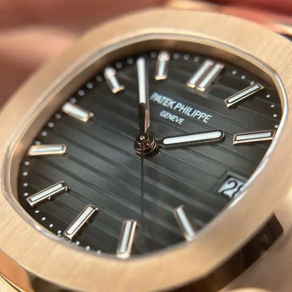 Super Clone Patek Philippe Nautilus 5711R-001 Gray Dial — case and bezel