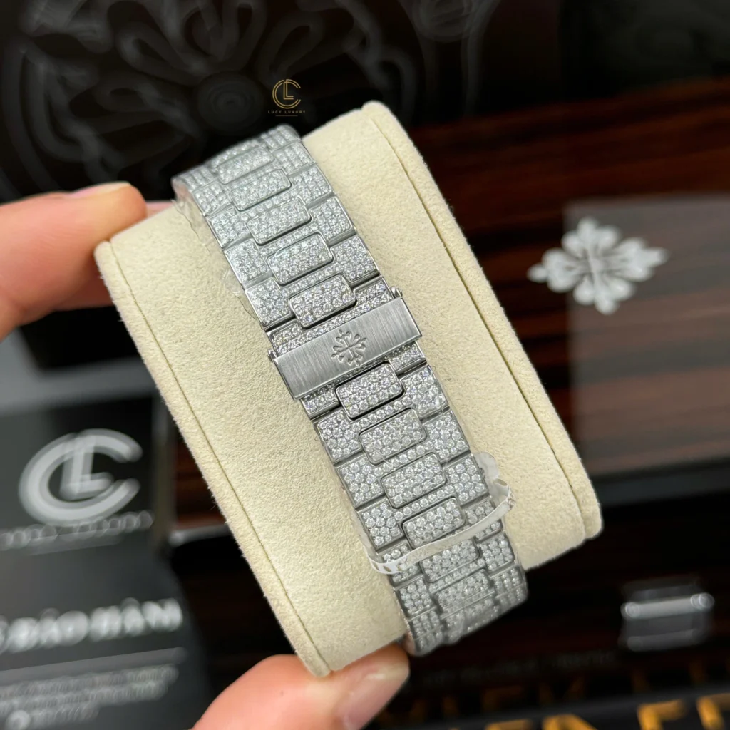 Super Clone Patek Philippe Nautilus 5712/1A 40mm Blue Dial Full Moissanite Hongkong – Customize Diamod — view 11