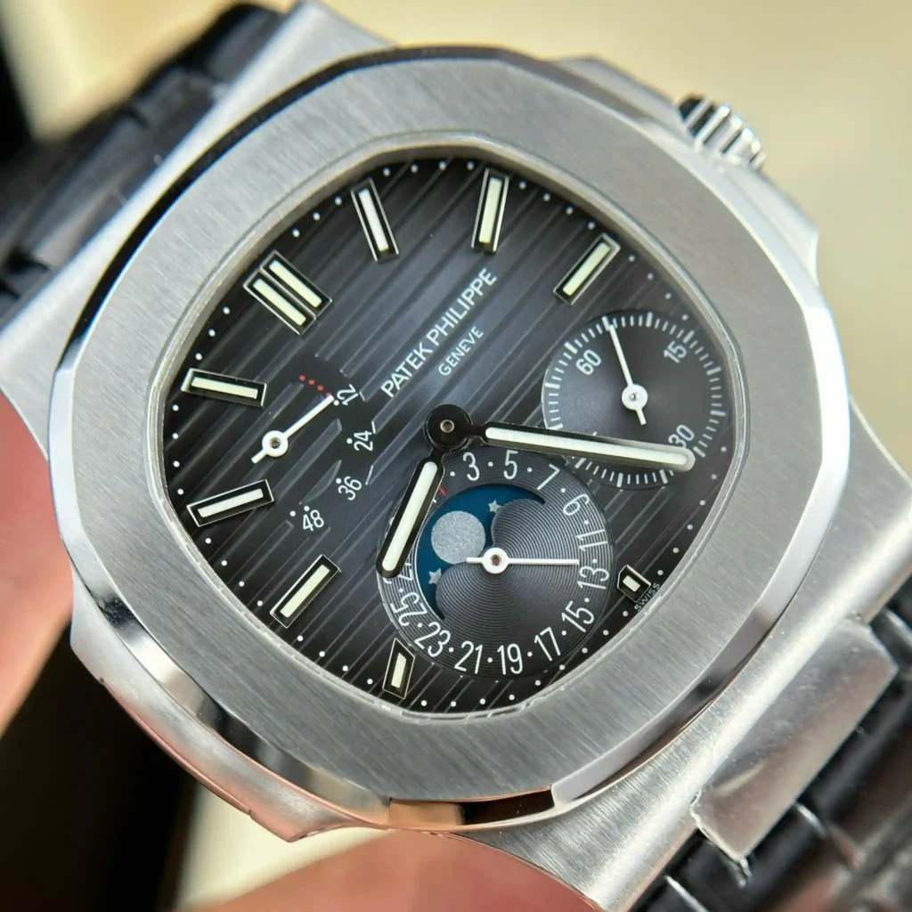 Super Clone Patek Philippe Nautilus 5712/1A – 001 Blue Dial V3 — bracelet detail