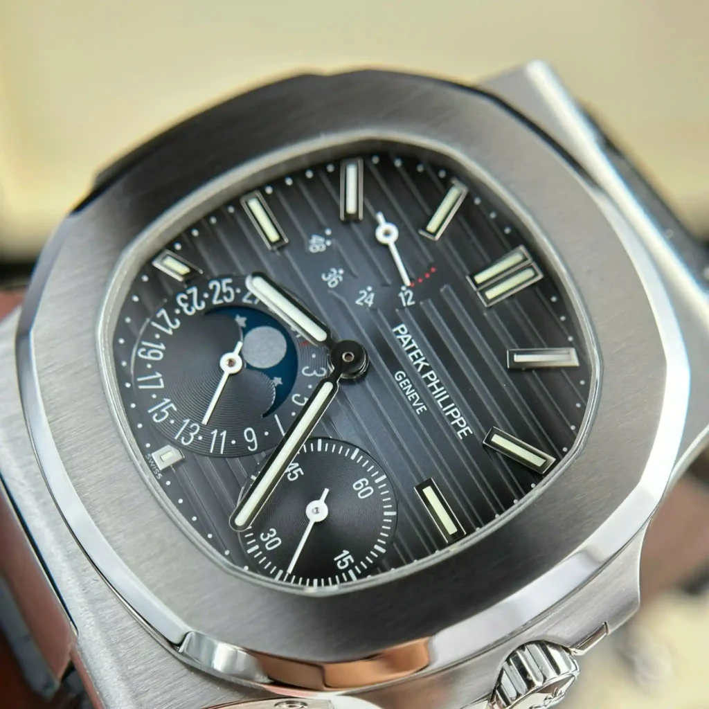 Super Clone Patek Philippe Nautilus 5712/1A – 001 Blue Dial V3 — side profile