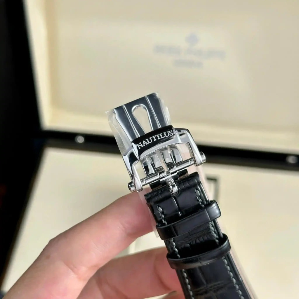 Super Clone Patek Philippe Nautilus 5712/1A – 001 Blue Dial V3 — view 10