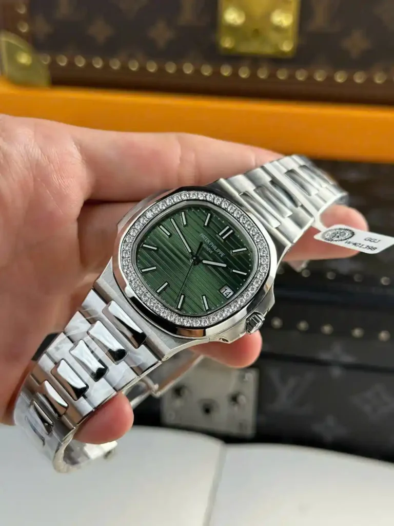 Super Clone Patek Philippe Patek Nautilus 5713G Green Dial 40mm Moissanite – Handcrafted Diamod — dial close-up