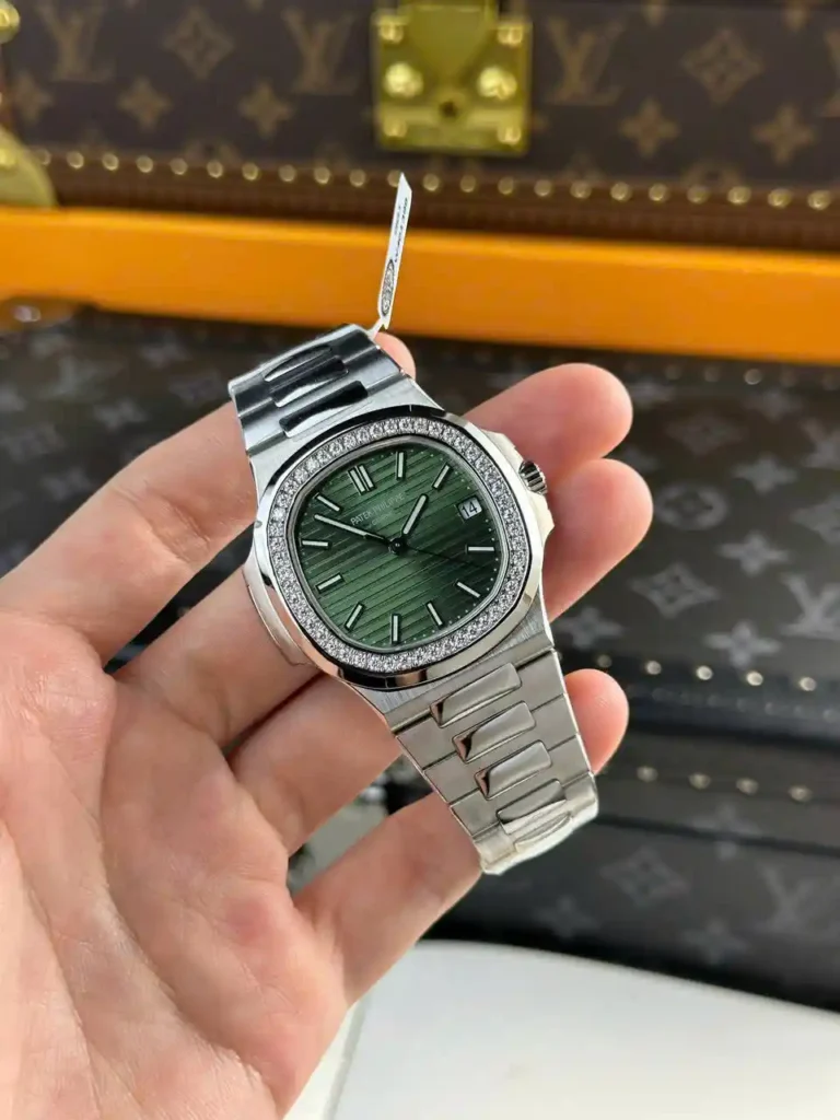 Super Clone Patek Philippe Patek Nautilus 5713G Green Dial 40mm Moissanite – Handcrafted Diamod — case and bezel