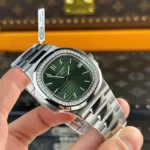 Super Clone Patek Philippe Patek Nautilus 5713G Green Dial 40mm Moissanite – Handcrafted Diamod — bracelet detail