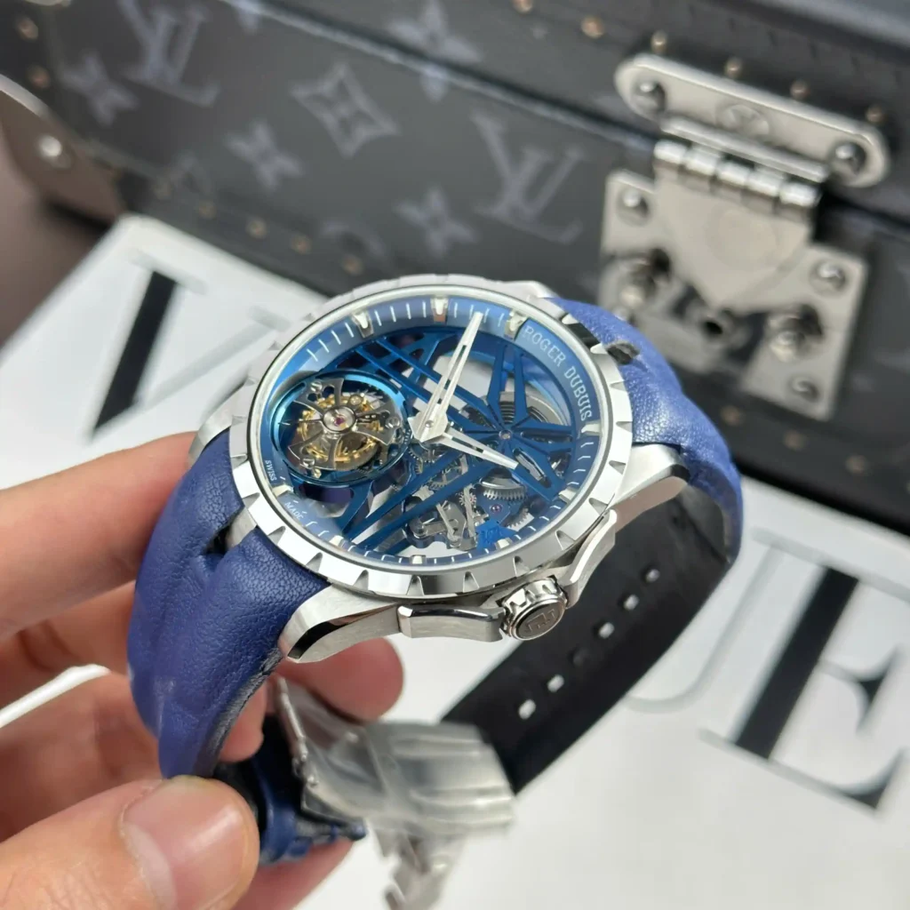 Super Clone Roger Dubuis Excalibur Double Tourbillon Cobalt RDDBEX1109 – — bracelet detail