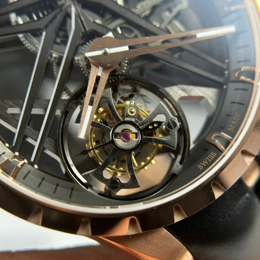 Super Clone Roger Dubuis Excalibur Eon Gold RDDBEX0836 42mm — side profile