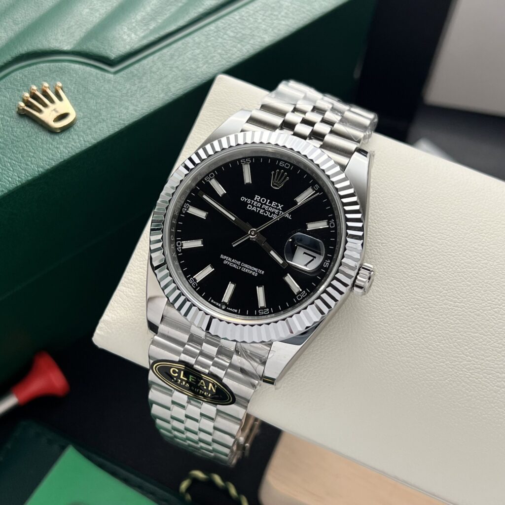 Super Clone Rolex Datejust Black Dial 126334-0018 41 mm — bracelet detail