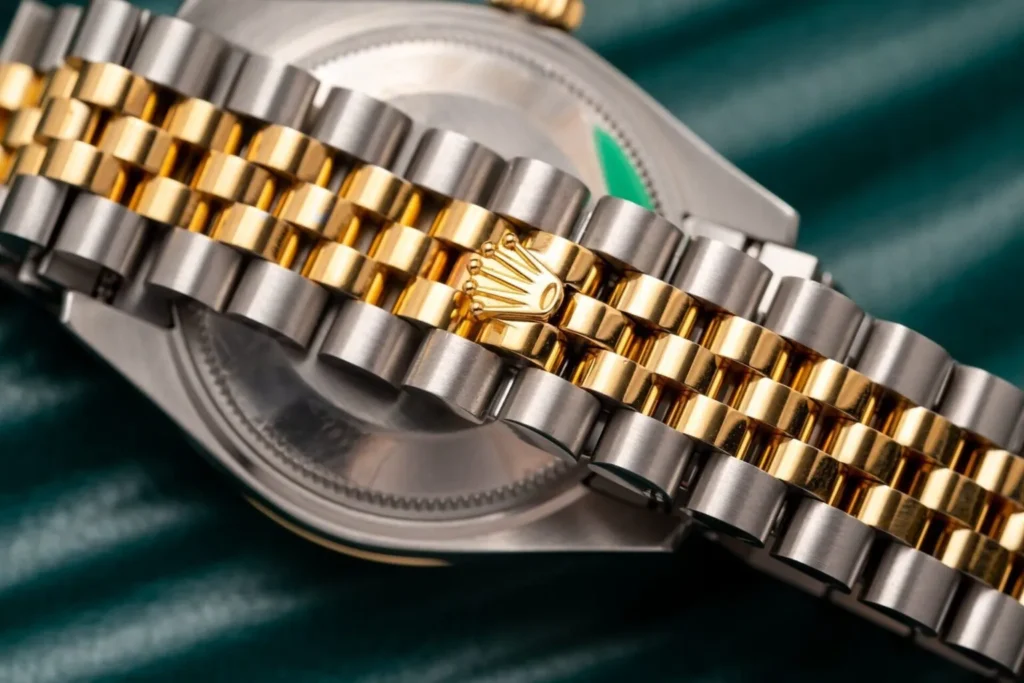 Super Clone Rolex Datejust Black Mother of Pearl Diamond Dial 278273-0024 31 mm — movement / caseback view