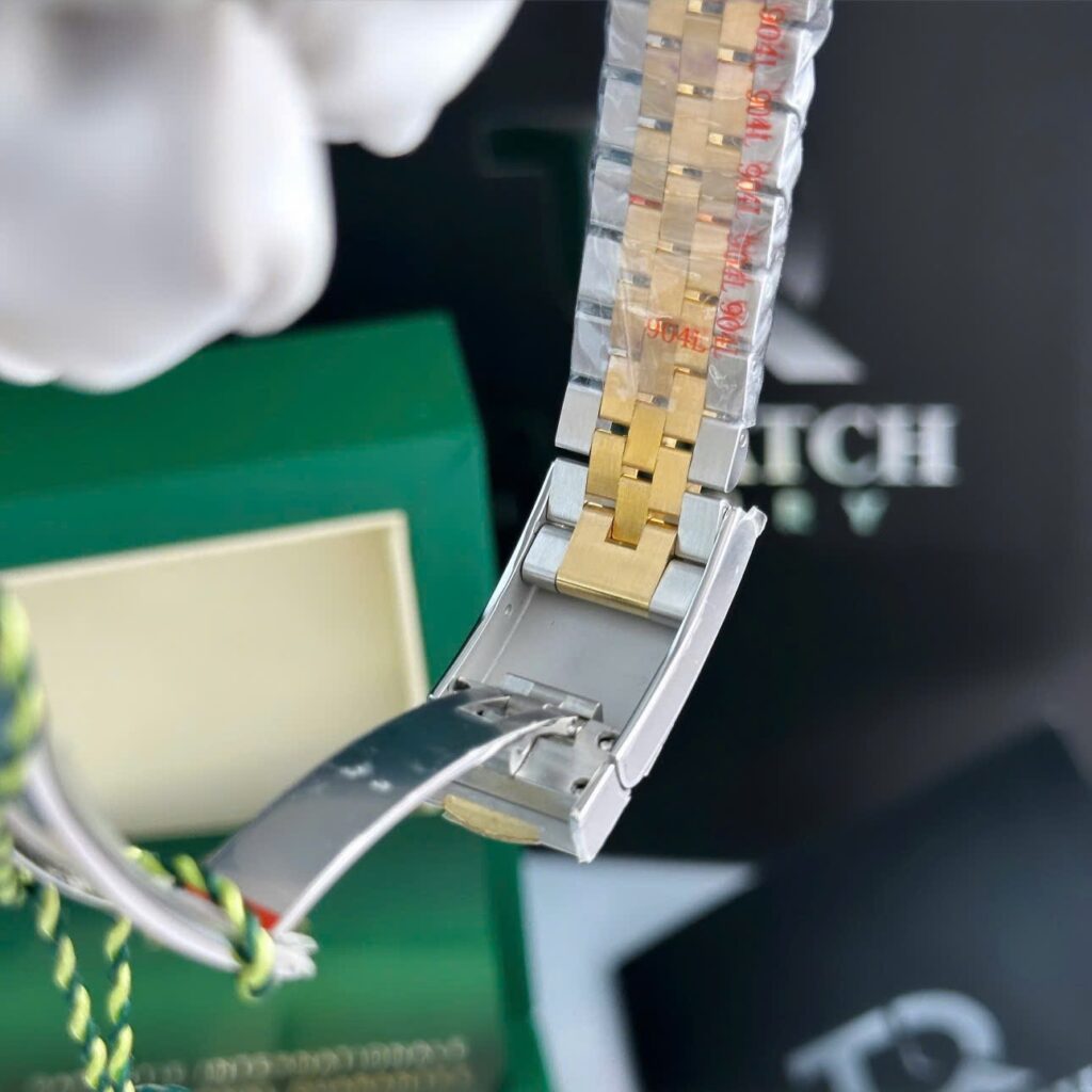 Super Clone Rolex Datejust Champagne Diamond Dial 126333-0012 41 mm — view 9