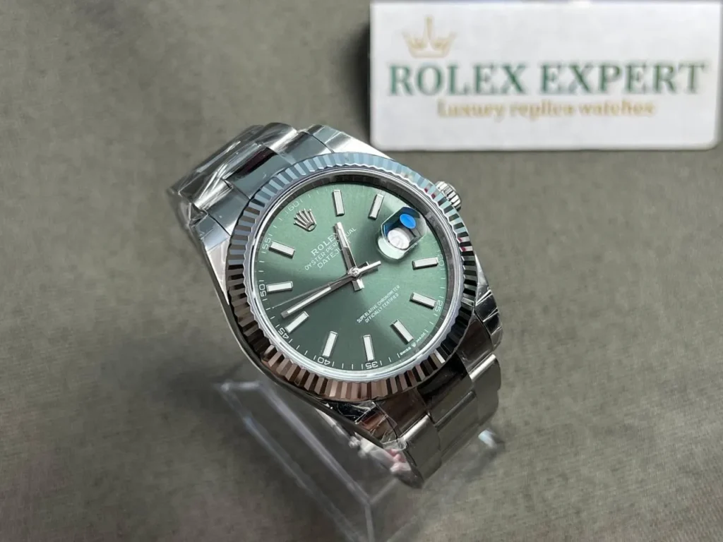 Super Clone Rolex Datejust Mint Green Dial 126334-0027 41 mm — bracelet detail