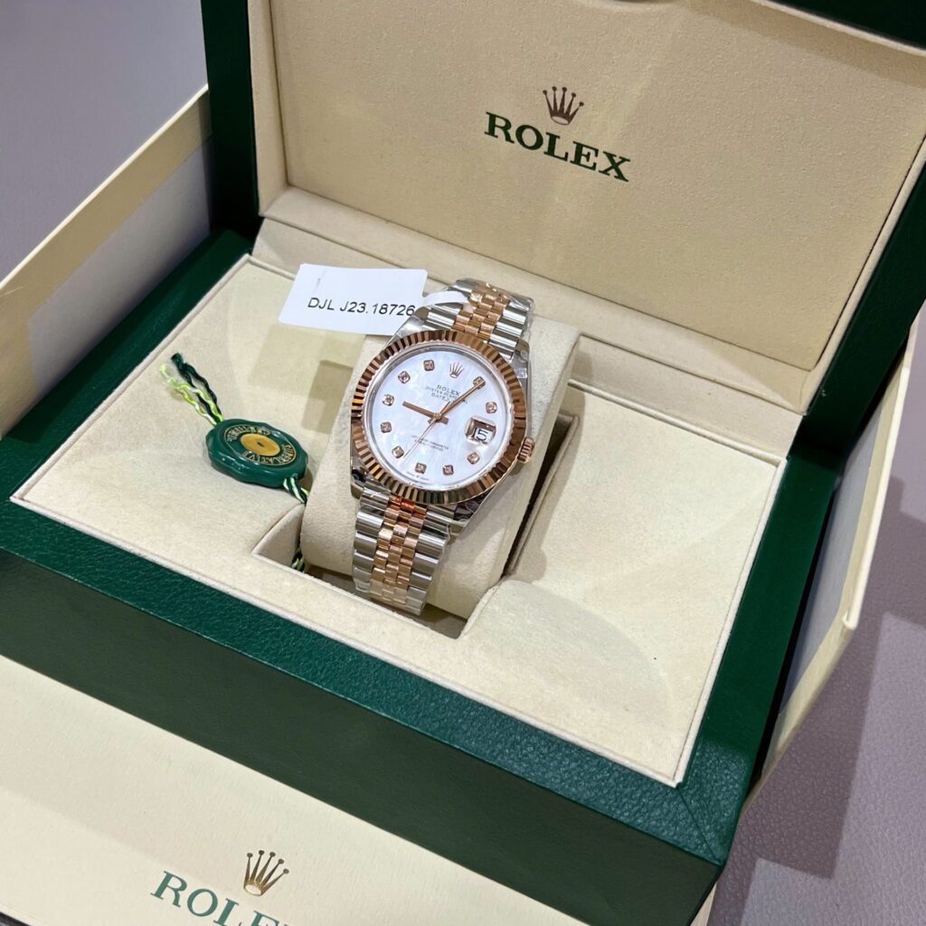 Super Clone Rolex Datejust Mother of Pearl Dial 126231-0021 36 mm — dial close-up