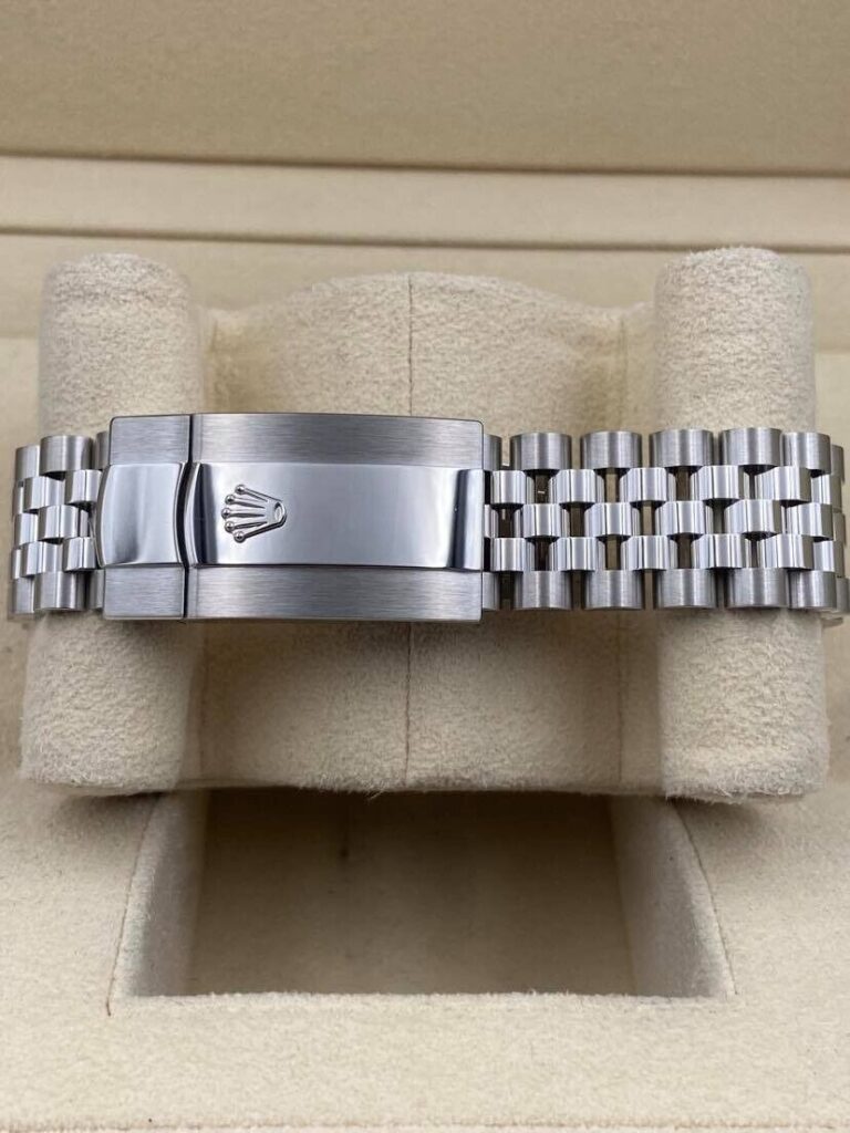 Super Clone Rolex Datejust Rhodium Dial 126300 “Wimbledon” Jubilee 41 mm — bracelet detail