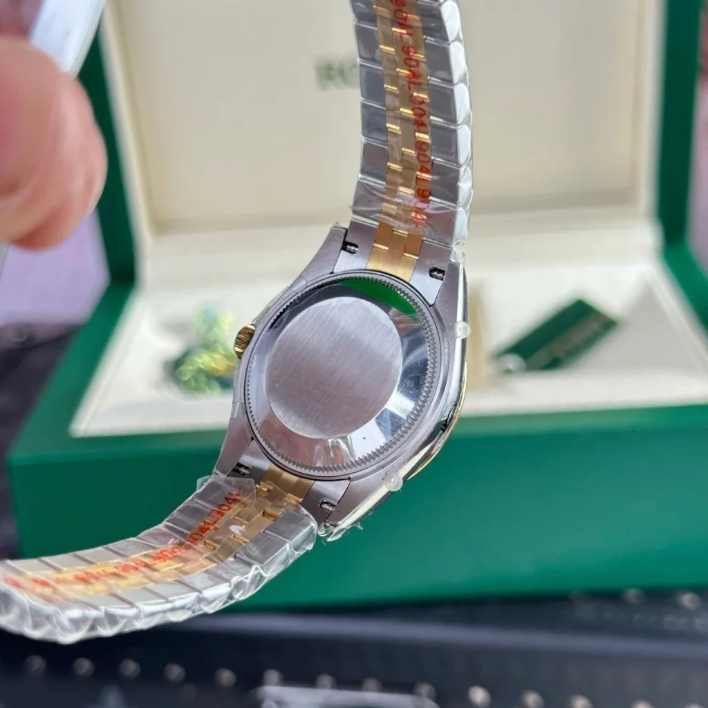 Super Clone Rolex Datejust White Roman Dial 126233-0029 36 mm — bracelet detail