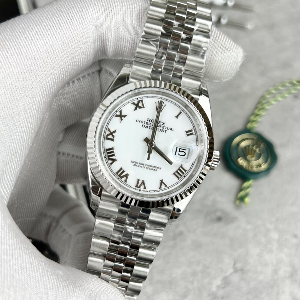 Super Clone Rolex Datejust White Roman Dial 126334-0024 41 mm — bracelet detail