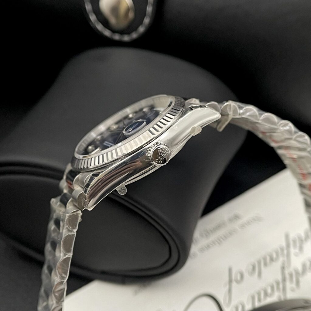 Super Clone Rolex Day-Date Blue Ombré Diamond Dial 128236-0005 36 mm — bracelet detail