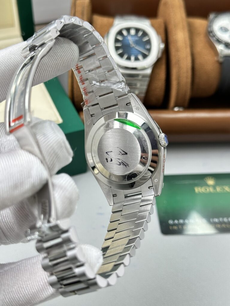 Super Clone Rolex Day-Date Bright Black Diamond Dial 228236-0004 40 mm — movement / caseback view