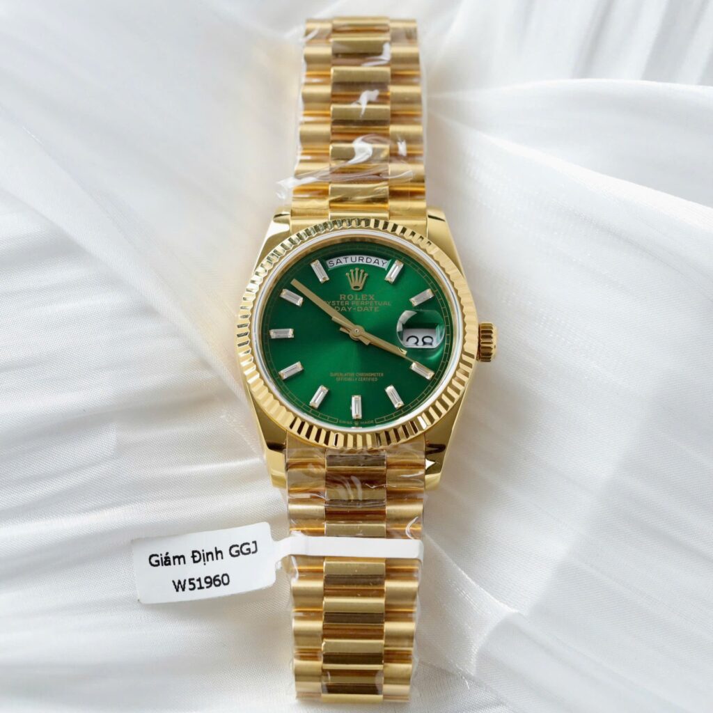 Super Clone Rolex Day-Date Bright Green Diamond Dial 128238-0130 36 mm — dial close-up