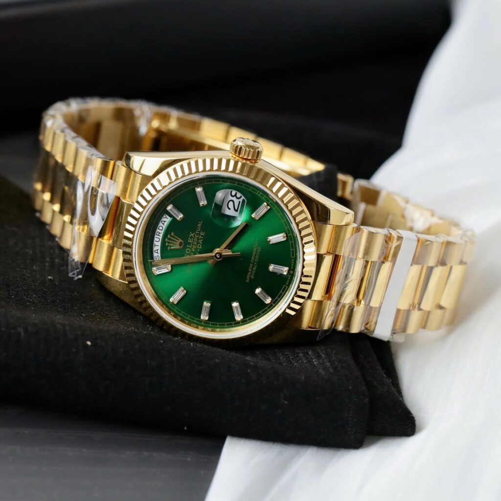 Super Clone Rolex Day-Date Bright Green Diamond Dial 128238-0130 36 mm — bracelet detail