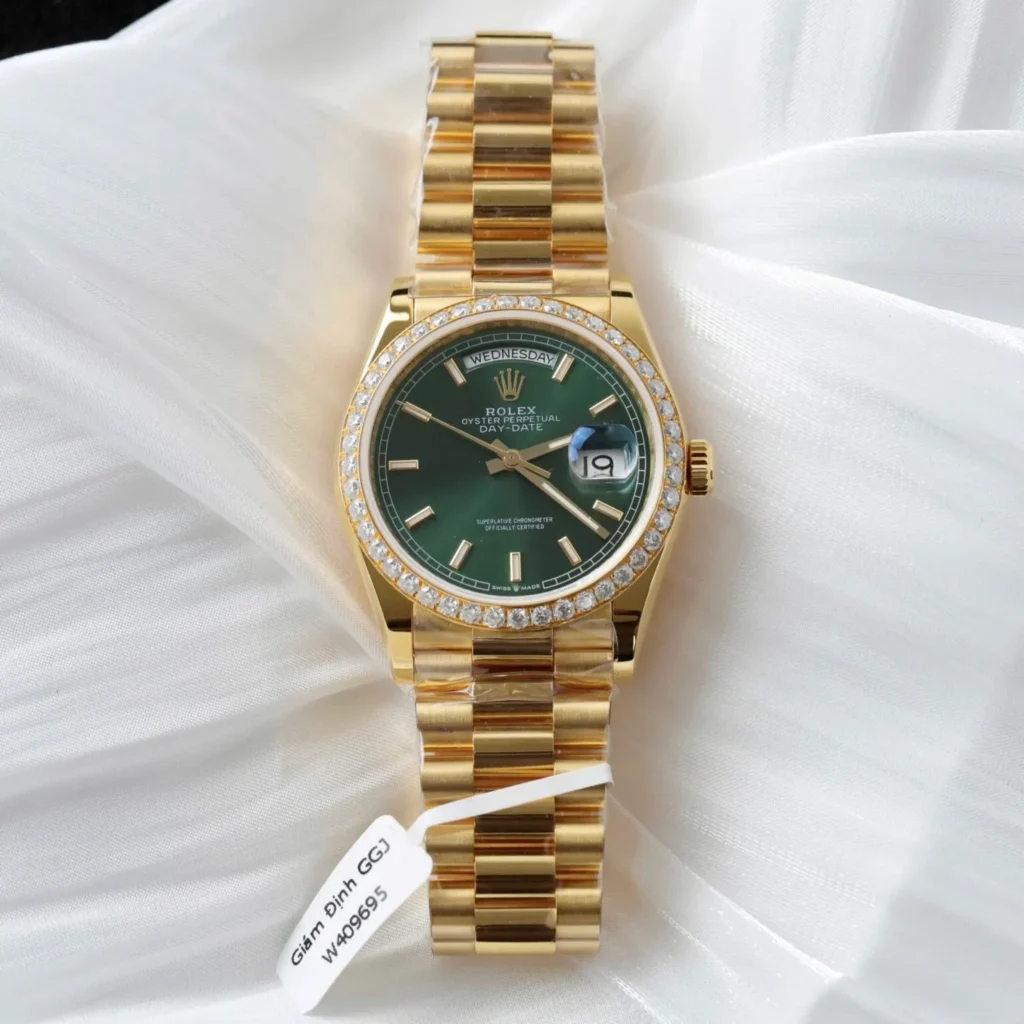 Super Clone Rolex Day-Date Bright Green Diamond Dial 128398tbr-0035 36 mm — dial close-up