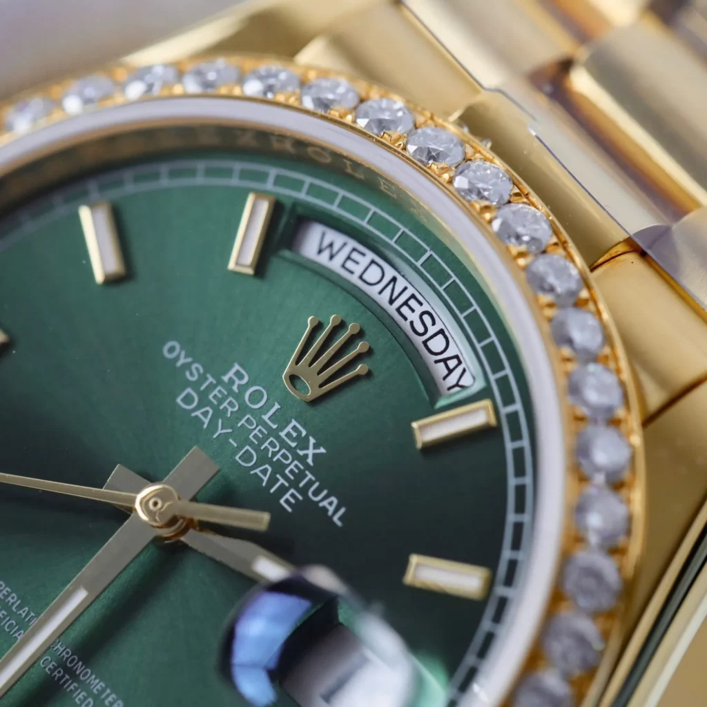 Super Clone Rolex Day-Date Bright Green Diamond Dial 128398tbr-0035 36 mm — clasp and links