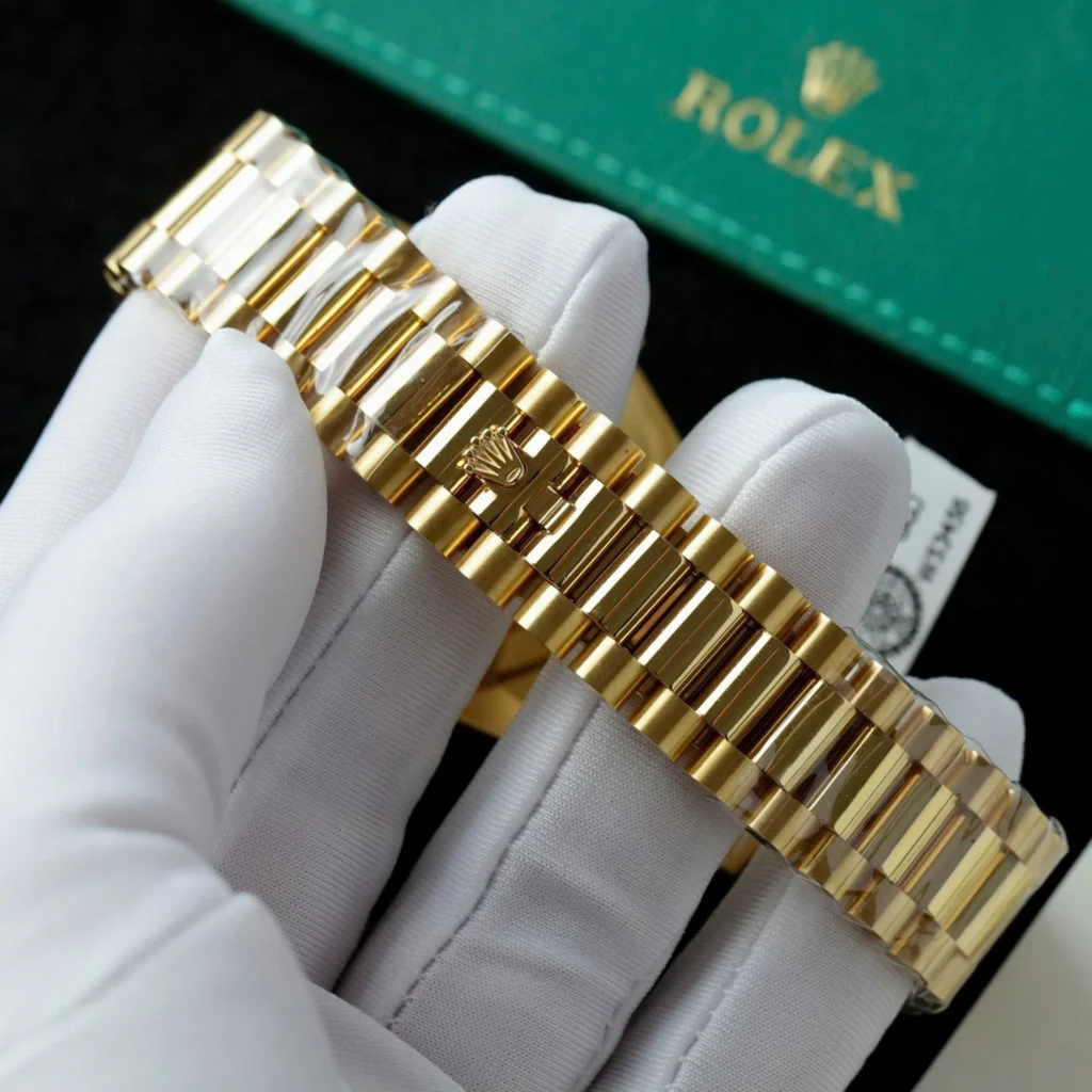 Super Clone Rolex Day-Date Bright black Dial 228348RBR 40 mm — bracelet detail