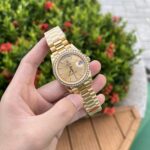 Super Clone Rolex Day-Date Champagne Dial 228348rbr-0008 40 mm — bracelet detail