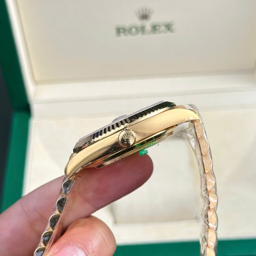 Super Clone Rolex Day-Date Champagne Diamond Dial 128238-0132 36 mm — clasp and links