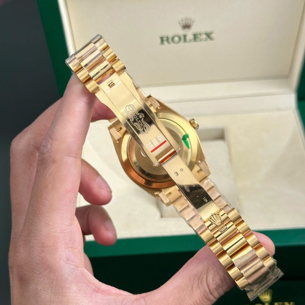 Super Clone Rolex Day-Date Champagne Diamond Dial 128238-0132 36 mm — movement / caseback view