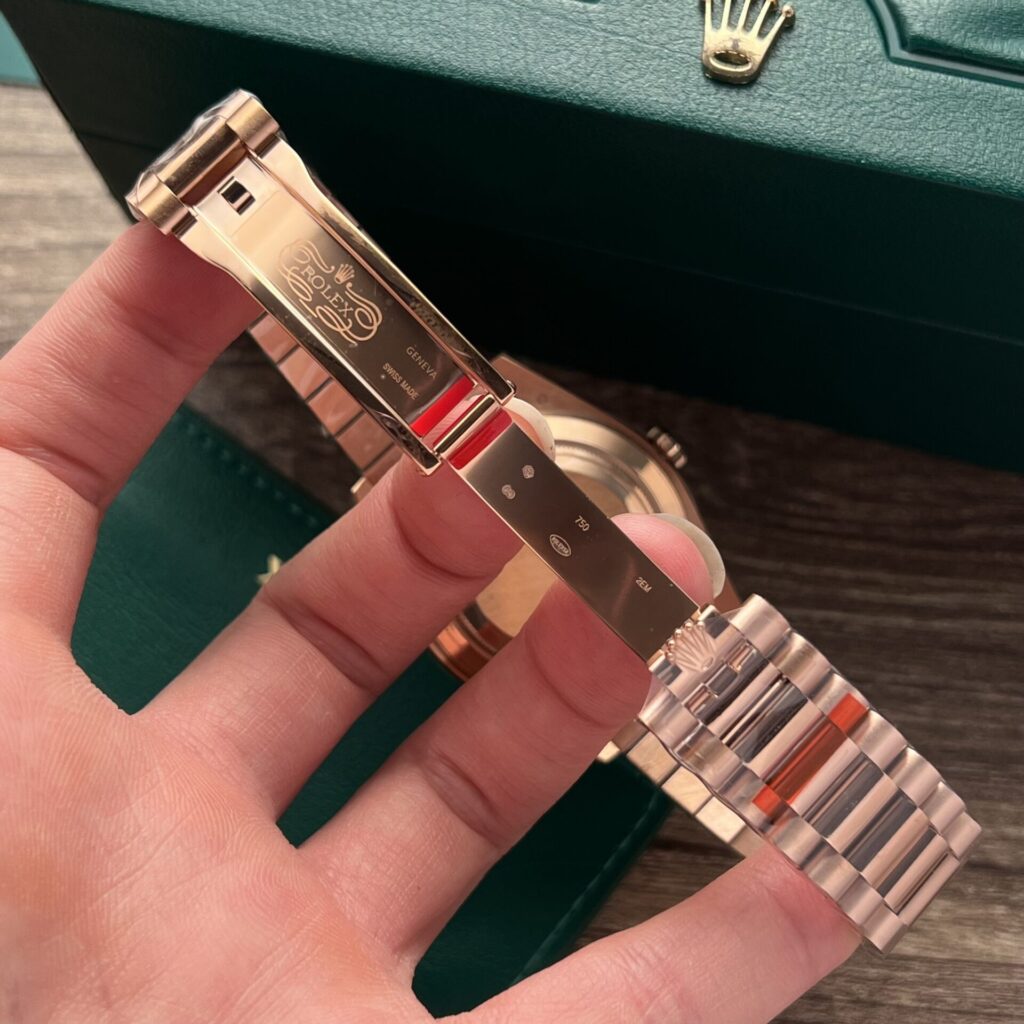 Super Clone Rolex Day-Date Chocolate Diamond Dial 228345rbr-0006 40 mm — bracelet detail