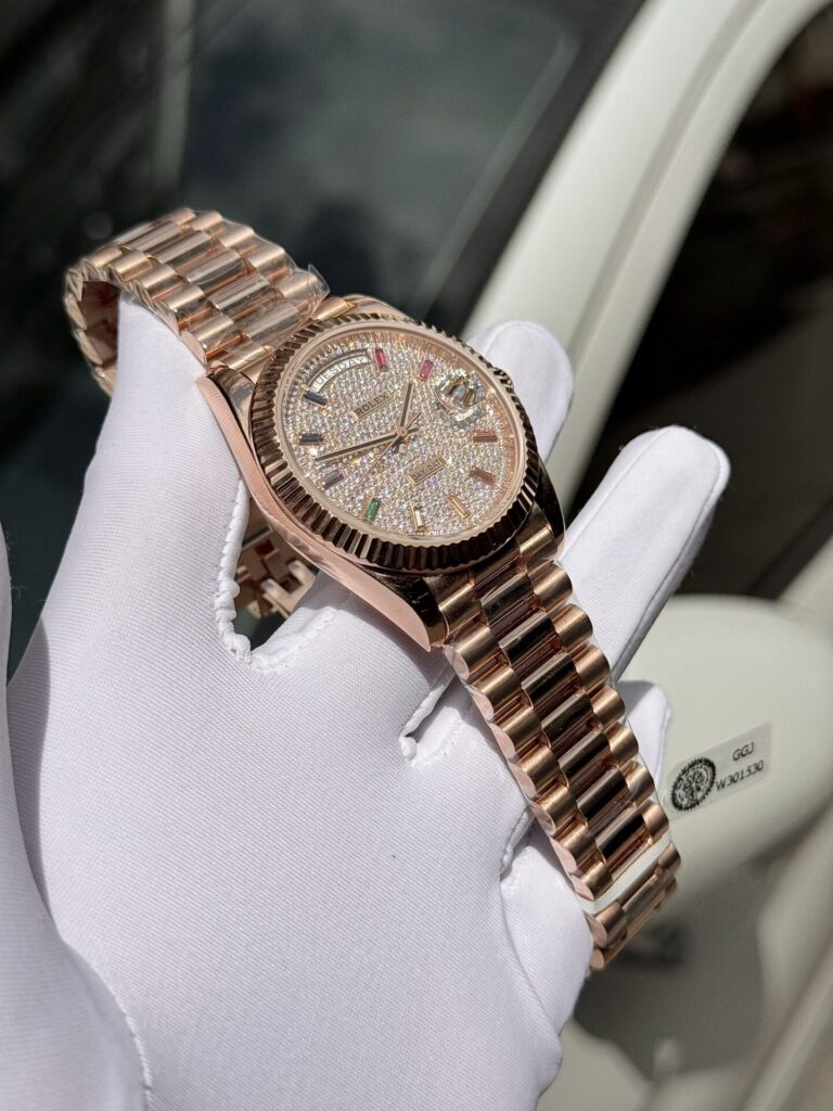 Super Clone Rolex Day-Date Diamond-Paved Dial 128235-0039 36 mm — clasp and links