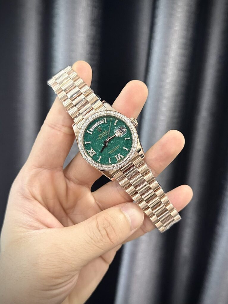 Super Clone Rolex Day-Date Green Aventurine Diamond Dial 128345rbr-0068 36 mm — dial close-up