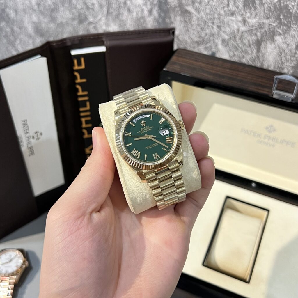 Super Clone Rolex Day-Date Green Dial 228238-0061 40 mm — bracelet detail