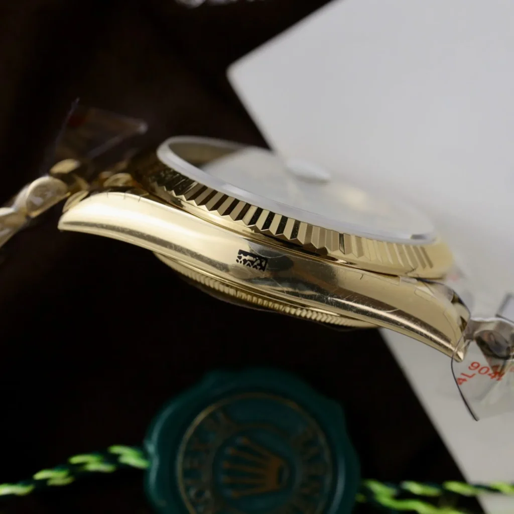Super Clone Rolex Day-Date Green Ombré Dial 128238-0118 36 mm — movement / caseback view