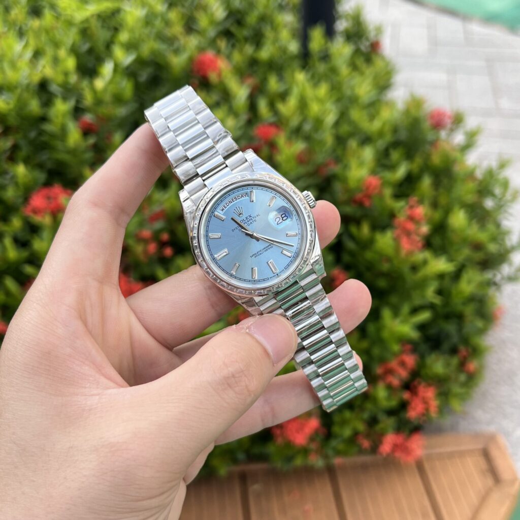 Super Clone Rolex Day-Date Ice Blue Diamond Dial 228396tbr-0002 40 mm — bracelet detail
