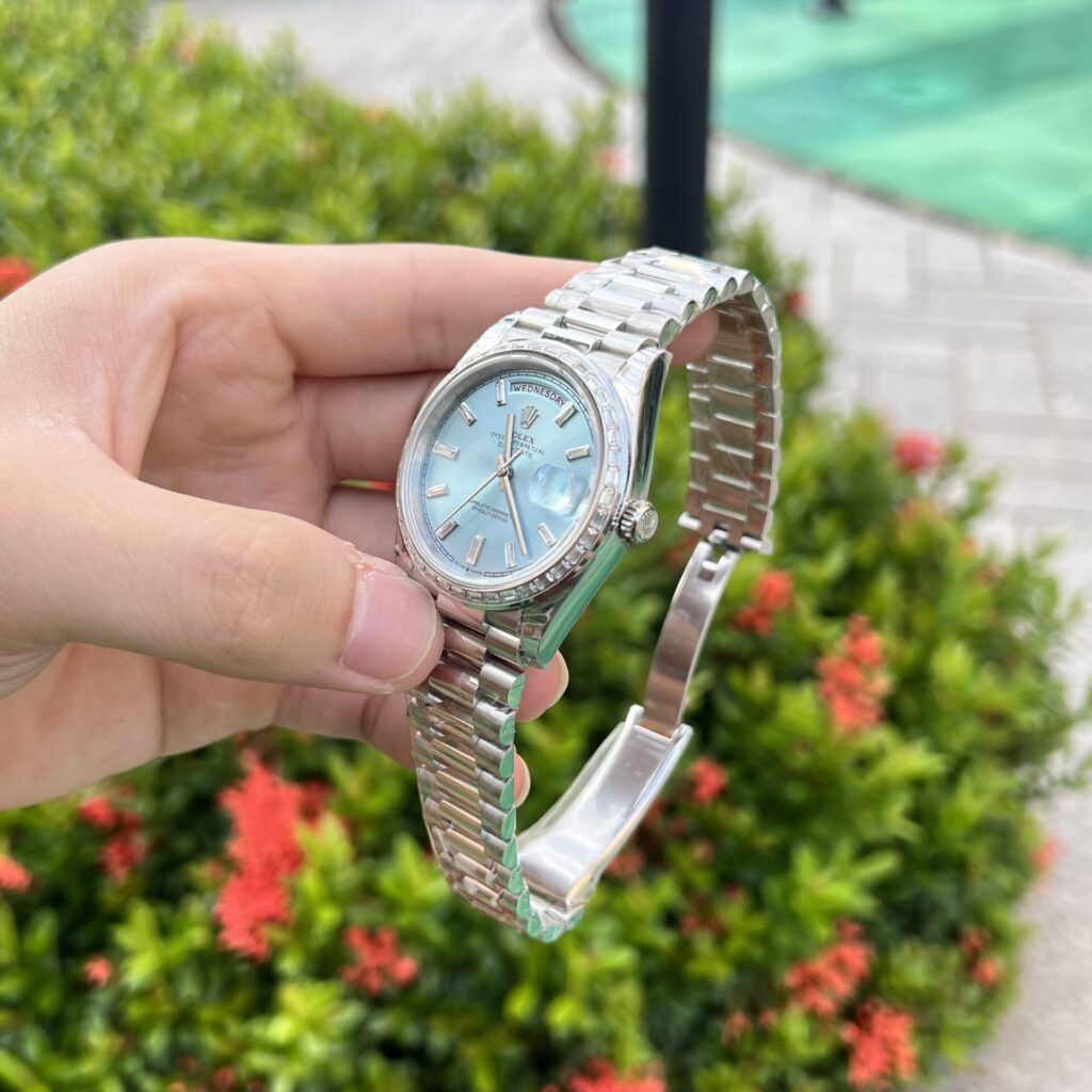 Super Clone Rolex Day-Date Ice Blue Diamond Dial 228396tbr-0002 40 mm — clasp and links