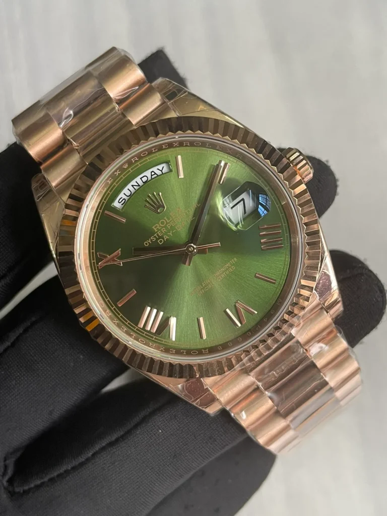 Super Clone Rolex Day-Date Olive Dial 128235 36 mm — movement / caseback view
