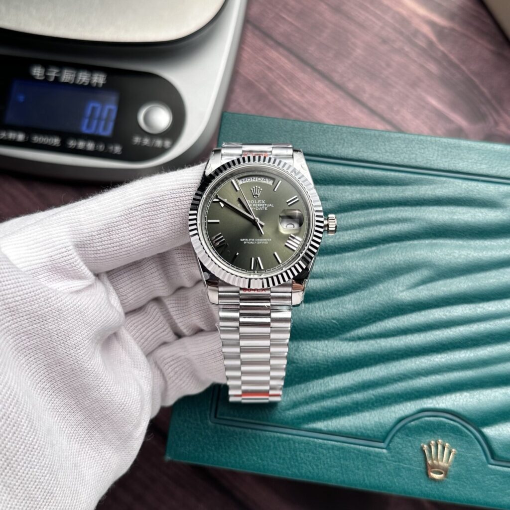 Super Clone Rolex Day-Date Olive Green Dial 228239-0033 40 mm — dial close-up