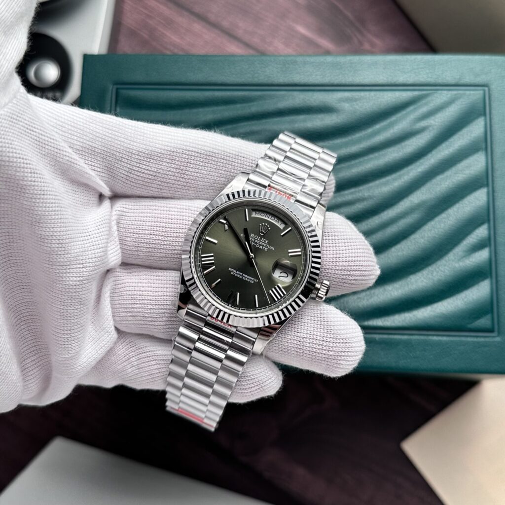 Super Clone Rolex Day-Date Olive Green Dial 228239-0033 40 mm — case and bezel
