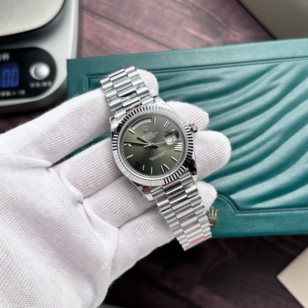 Super Clone Rolex Day-Date Olive Green Dial 228239-0033 40 mm — bracelet detail
