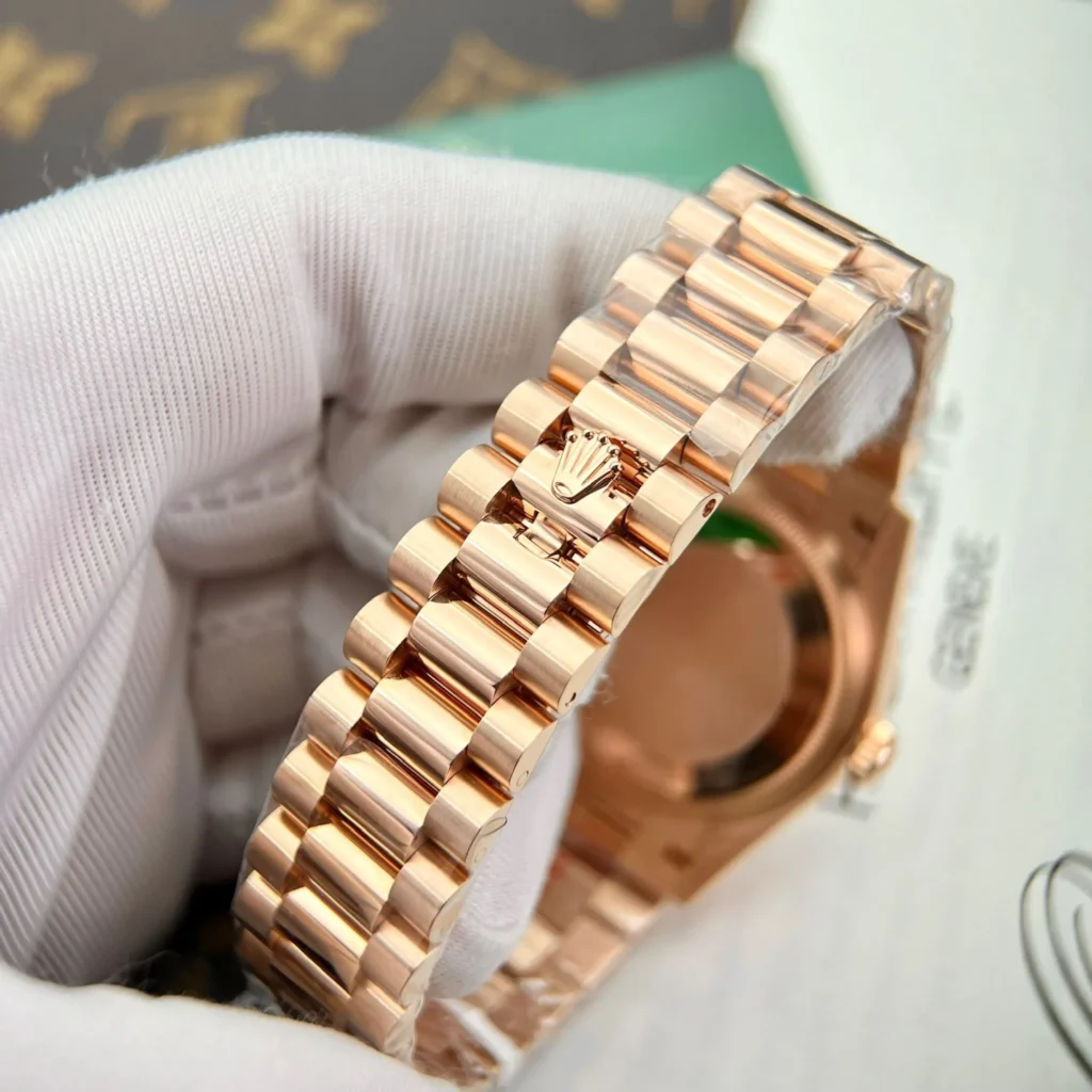 Super Clone Rolex Day-Date Rosé Diamond Dial 128235-0009 36 mm — bracelet detail