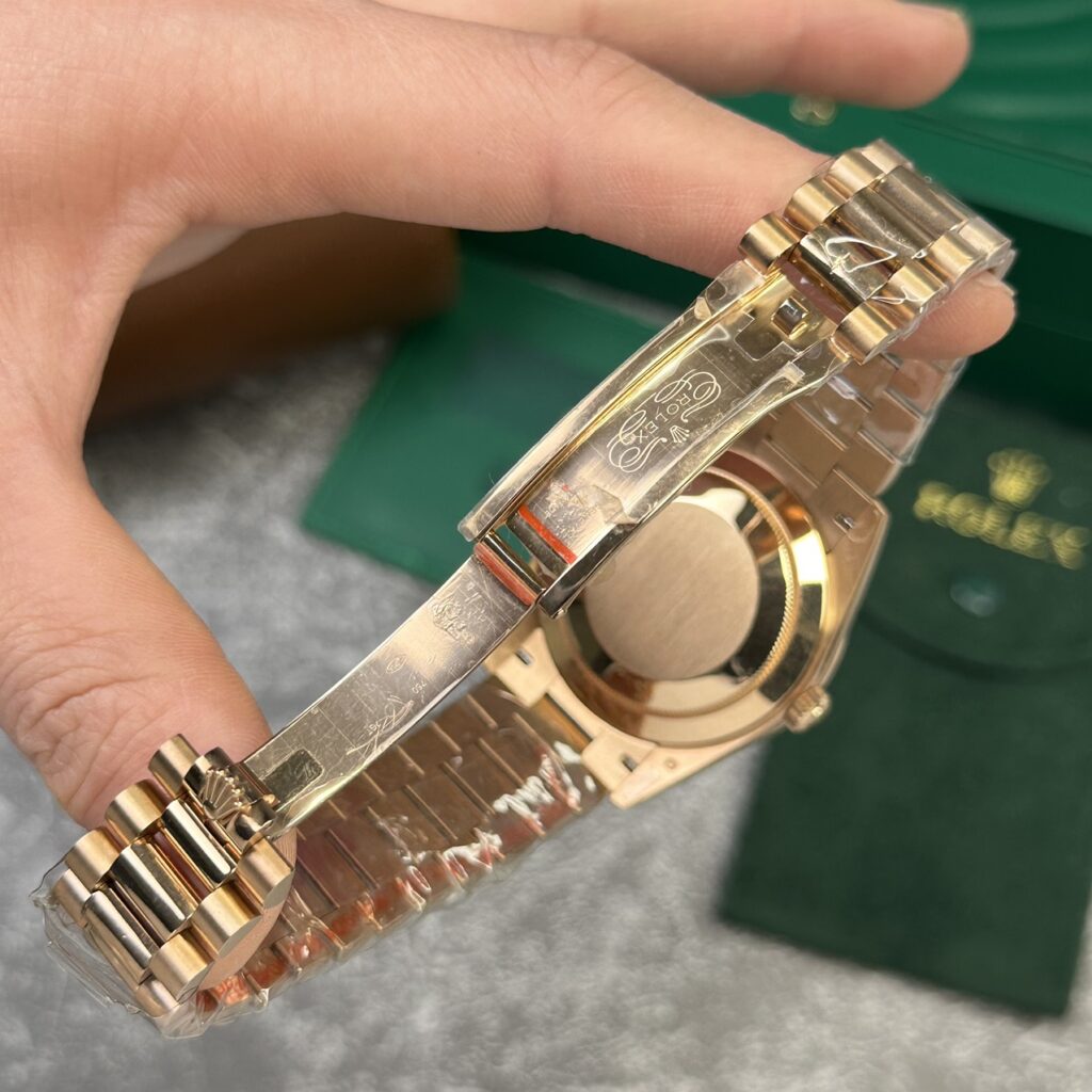 Super Clone Rolex Day-Date White Dial 128238-0113 36 mm — clasp and links