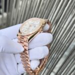 Super Clone Rolex Day-Date White Mother-of-Pearl Diamond Dial 128235-0078 36 mm — clasp and links