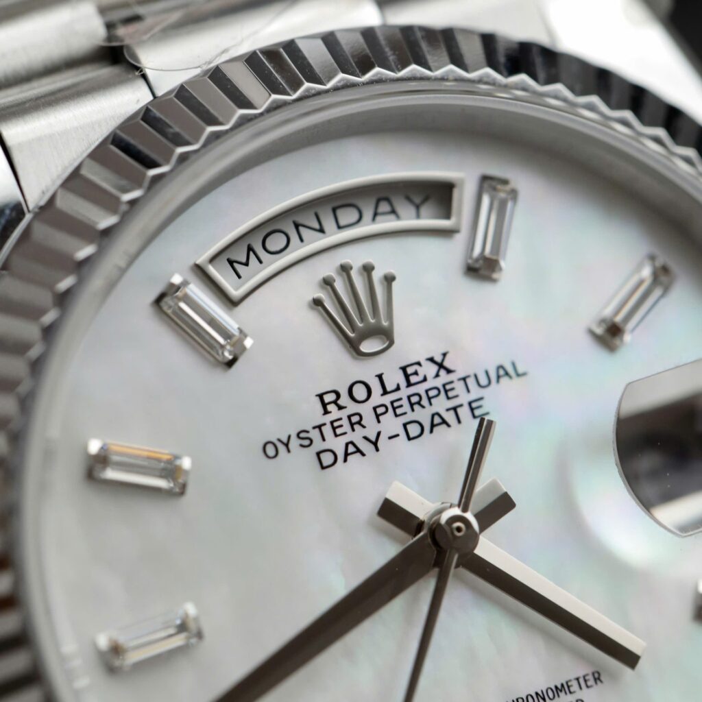 Super Clone Rolex Day-Date White Mother-of-Pearl Diamond Dial 128236-0021 36 mm — clasp and links