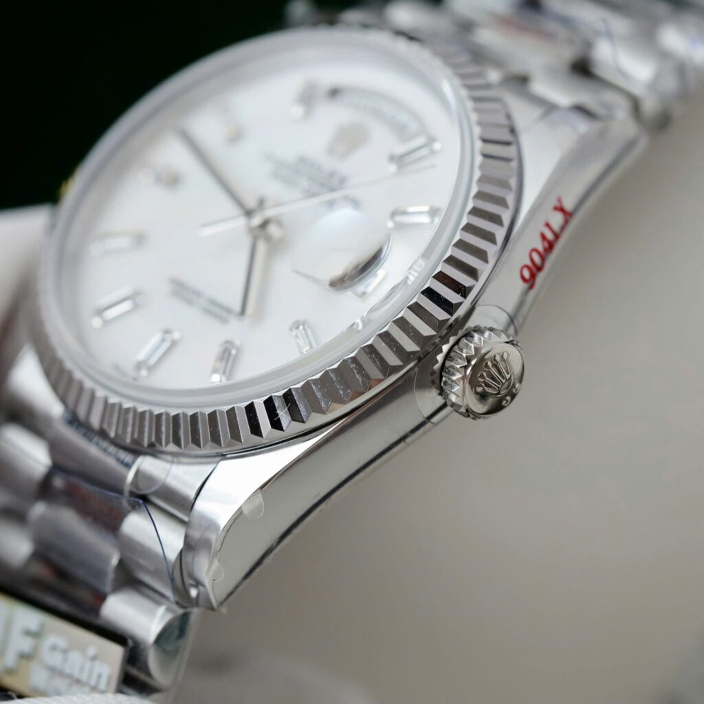Super Clone Rolex Day-Date White Mother-of-Pearl Diamond Dial 128236-0021 36 mm — movement / caseback view