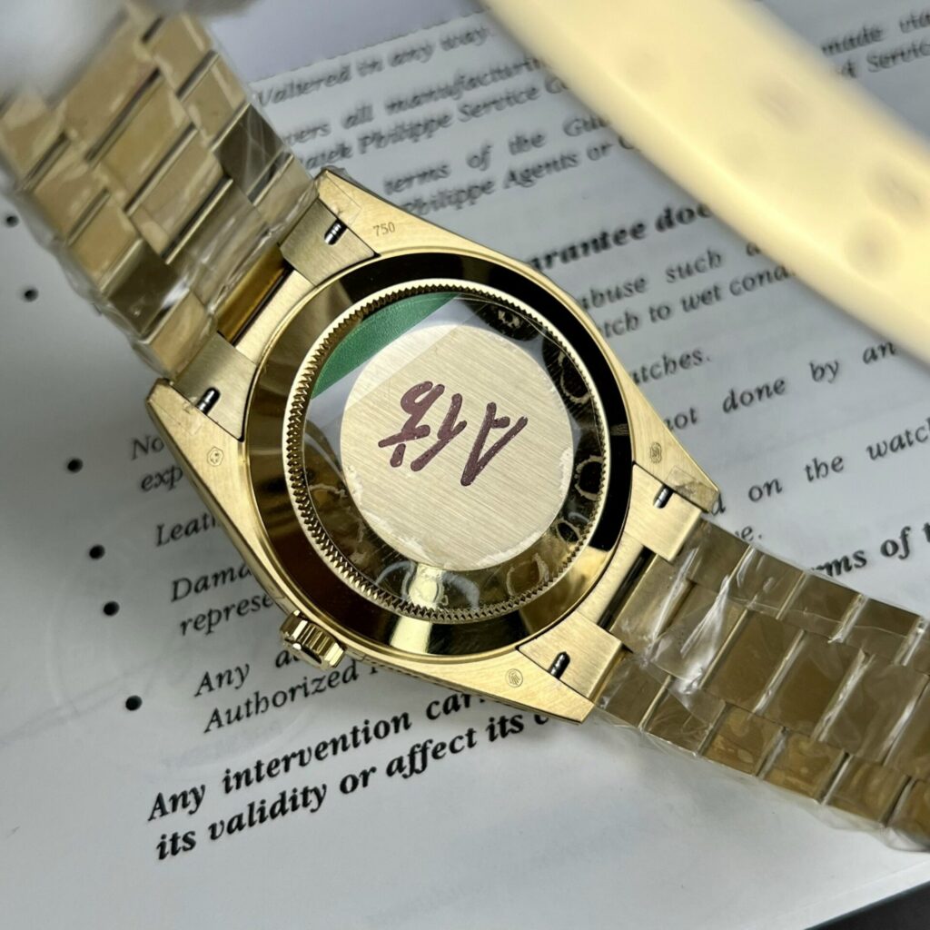 Super Clone Rolex Day-Date White Mother-of-Pearl Diamond Dial 128238-0123 36 mm — movement / caseback view