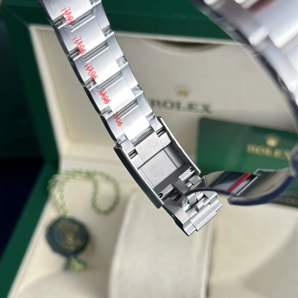 Super Clone Rolex Daytona Black Dial 126500LN “Godzilla” — view 12