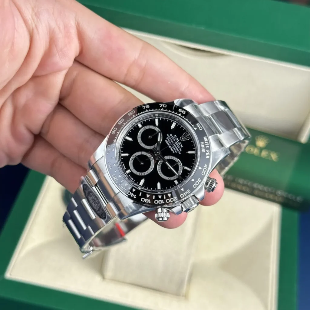 Super Clone Rolex Daytona Black Dial 126500LN “Godzilla” — bracelet detail